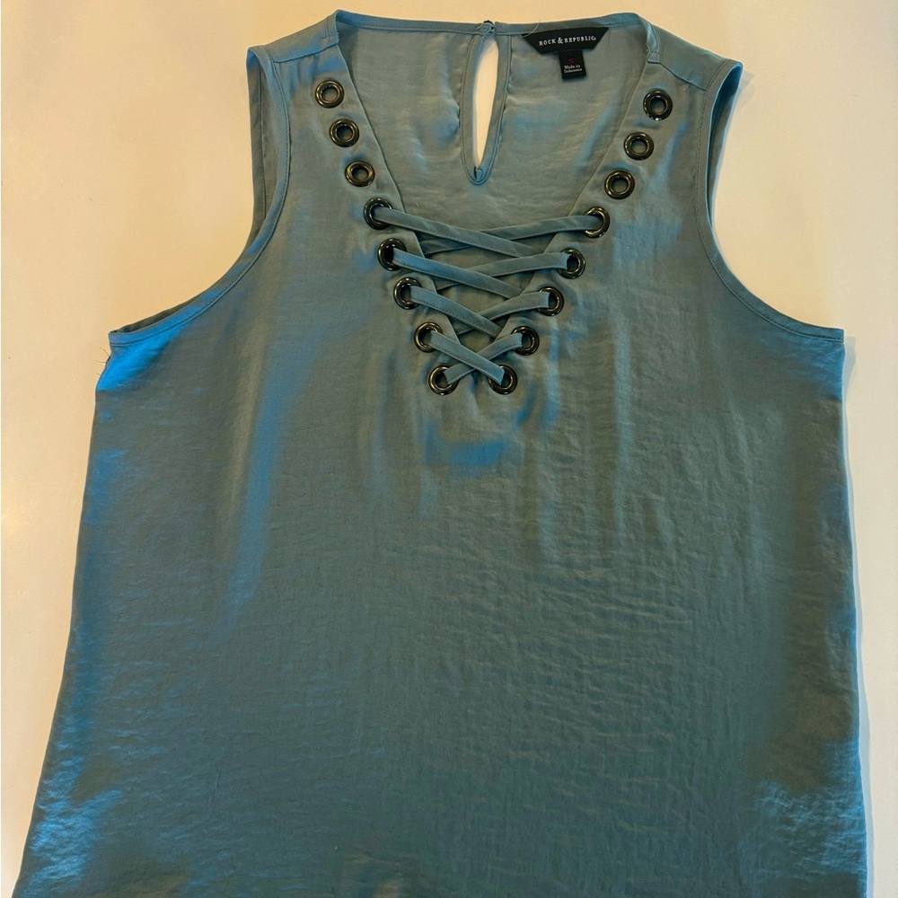 Rock & Republic teal top size small.